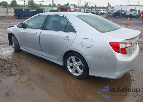 2014 Toyota Camry Se z USA, uszkodzony, nr VIN 4T1BF1FK4EU766668